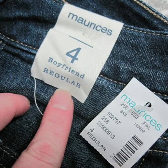 Maurices Regular Boyfriend Jeans Distressed Button Fly Mid Rise Size 4 NWT - Picture 9 of 10